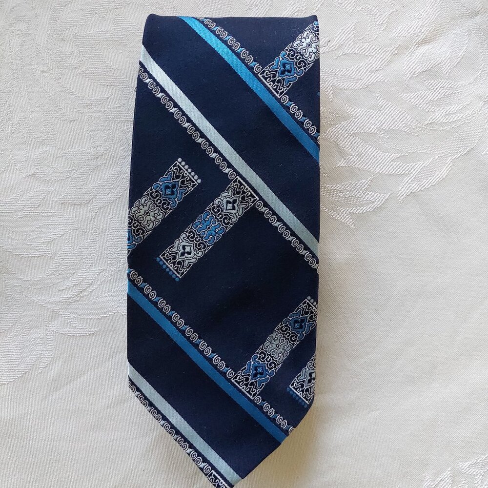 Vintage 70s Johnny Carson Men's 4" Wide Tie Classic Geometric